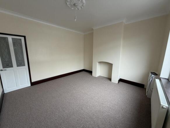 2 bed Terraced to rent Image 4