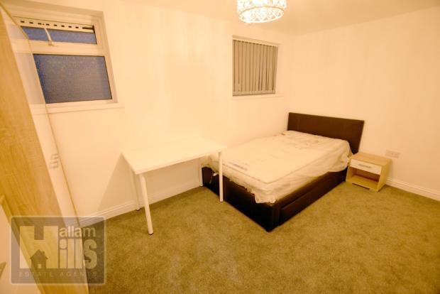 4 bed Terraced to rent Image 12