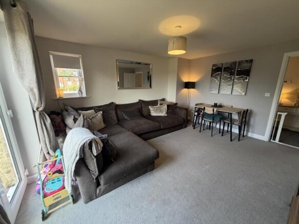 2 bed Apartment for sale Image 4