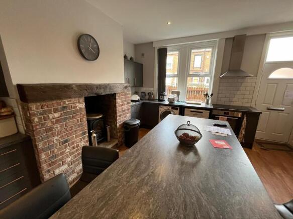 1 bed House Share to rent Image 5