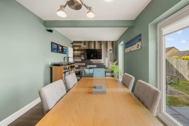 4 bed Detached for sale Image 10