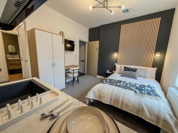 02. Room 1.jpg