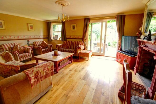 Lounge 2