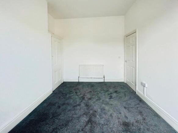 4 bed Terraced to rent Image 8
