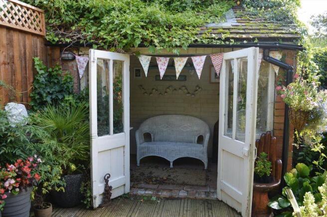 SUMMER HOUSE
