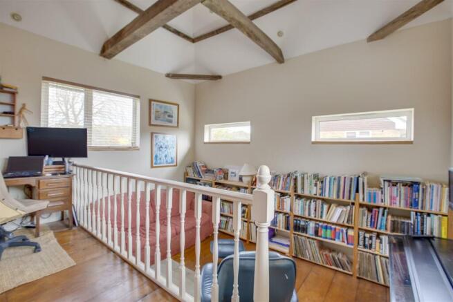 Orchard House, Coombe Lane, HP14 4NX-19.jpg