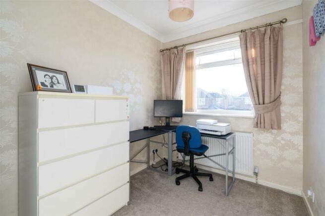 70 Rowlands Crescent-01.jpg