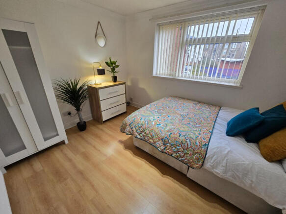 1 bed House Share to rent Image 5
