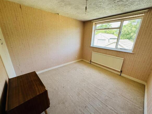 4 bed Semi-Detached for sale Image 10