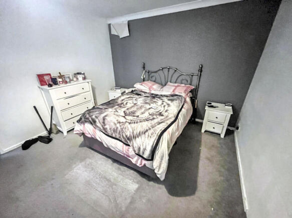 3 bed Semi-Detached for sale Image 7