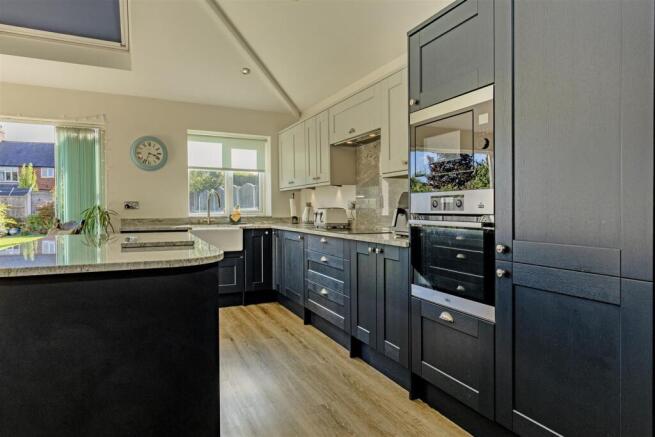Fabulous Open Plan Dining Kitchen
