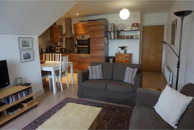 Lounge / Kitchen