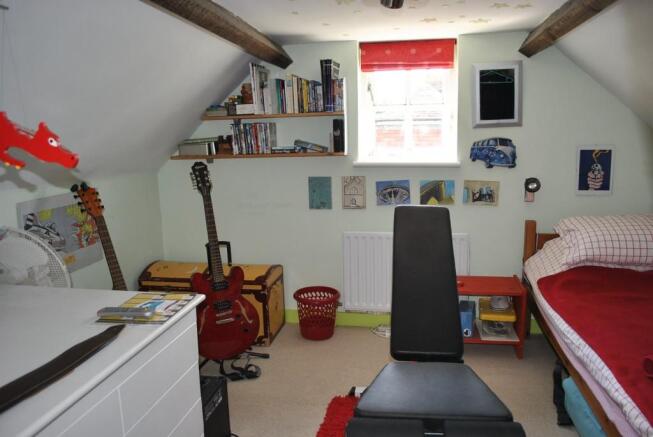 BEDROOM 4