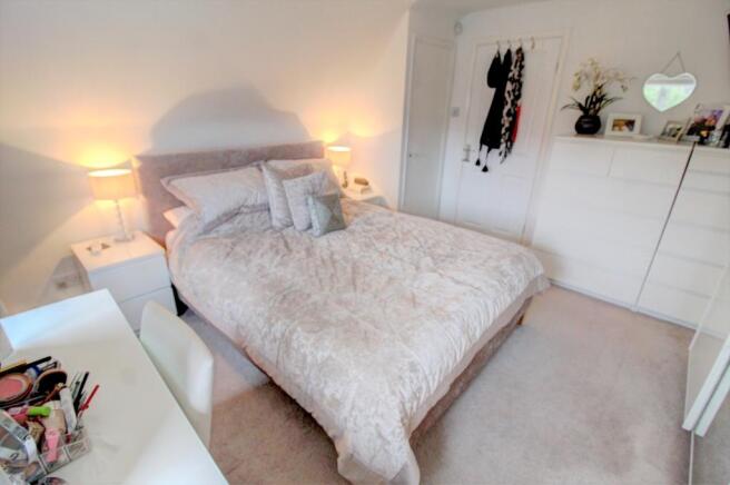 Brentwood Road, Ingrave, Brentwood, CM13 (18)
