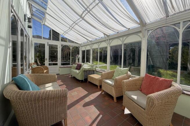 5 bed Detached for sale Image 5