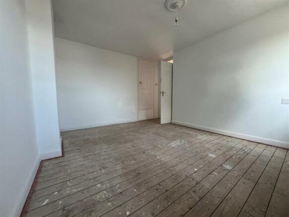 Bedroom 1 x2.jpg