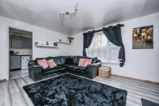 Castellan Rise, Nottingham, NG5 photo 2