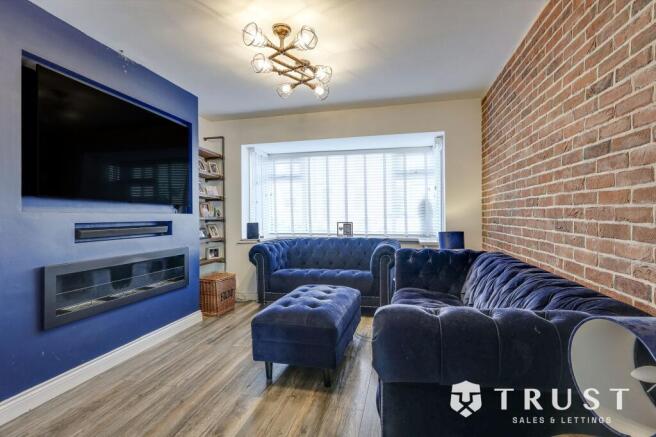 4 bed Semi-Detached for sale Image 12