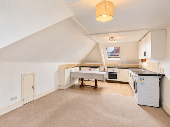TF 17 St Leonards Road - 01