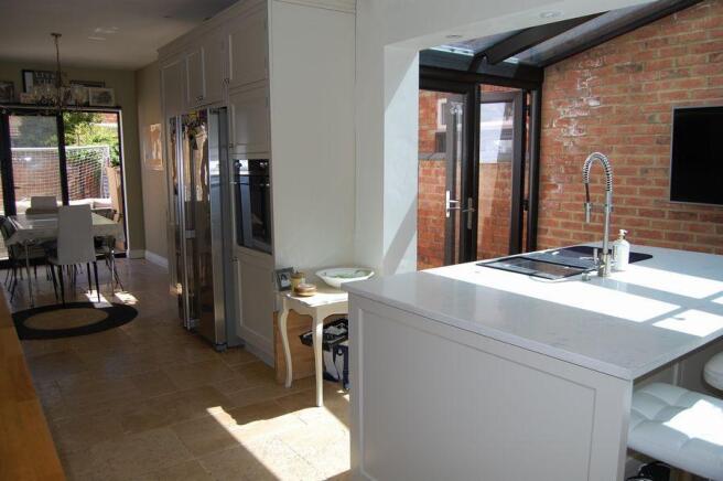KITCHEN/DINING/FAMILY