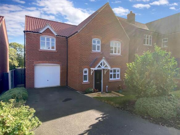 3-bed detached on Orchardside Road, East Markham, Newark, £130,000