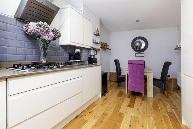 4 bed Terraced for sale Image 7