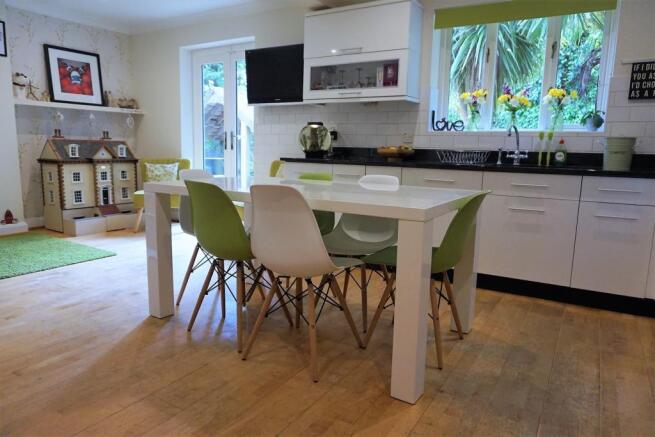 Kitchen / Breakfast