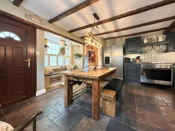 Dining Area.JPG