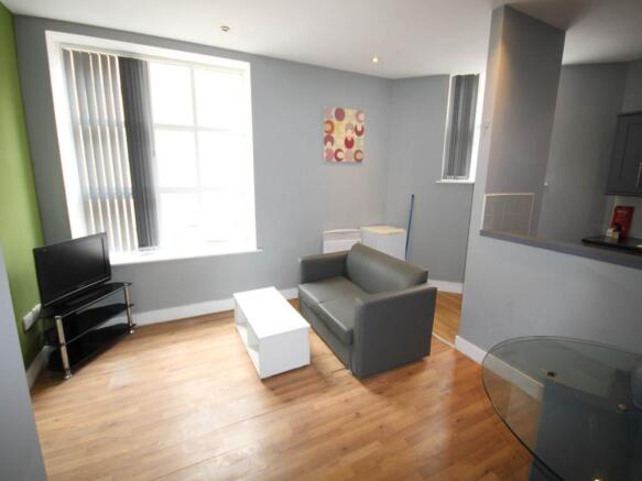 1 bed Flat to rent Image 4