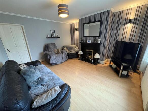 3 bed Semi-Detached for sale Image 4