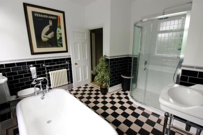 bathroom 2.JPG