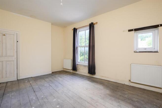 3 bed Terraced for sale Image 9