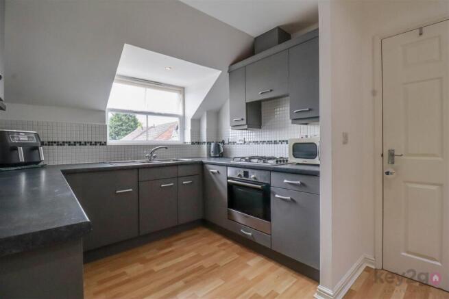 2 bed Flat for sale Image 7
