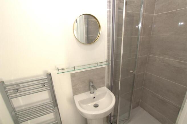 5 bed Terraced to rent Image 5