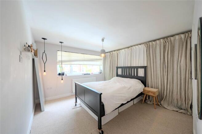 5 bed Semi-Detached for sale Image 6