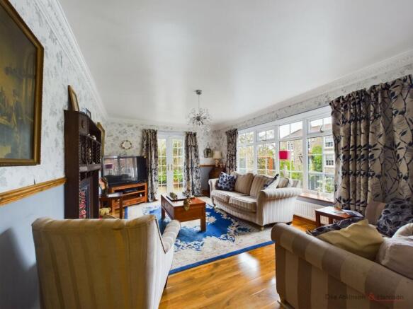 2 bed Detached Bungalow for sale Image 5