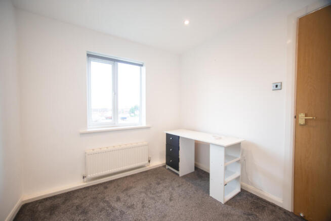 2 bed Flat to rent Image 10