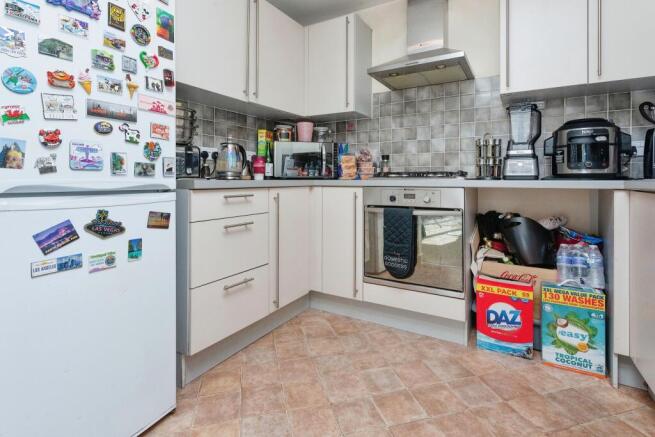Millward Drive, Bletchley, Milton Keynes, Buckinghamshire, MK2 photo 4