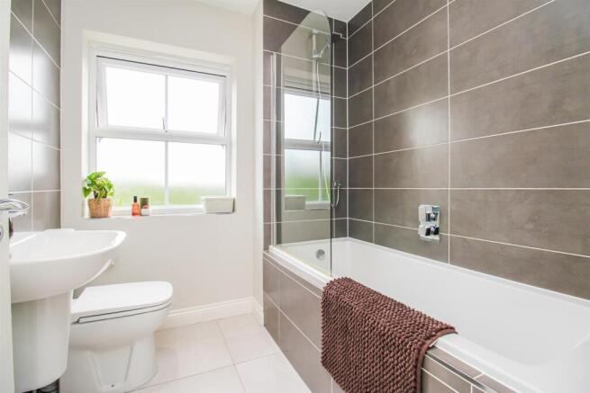 3 bed Town House for sale Image 11