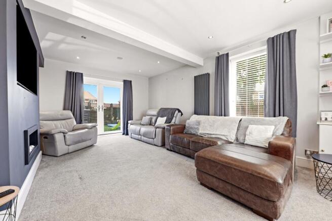 4 bed Detached for sale Image 11