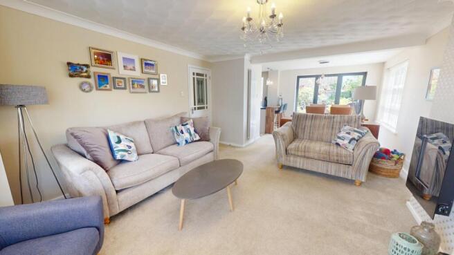 4 bed Detached for sale Image 4