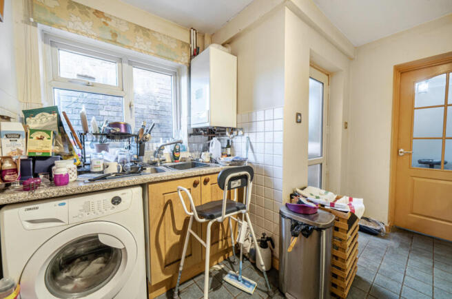 1388216-10-693ae3...