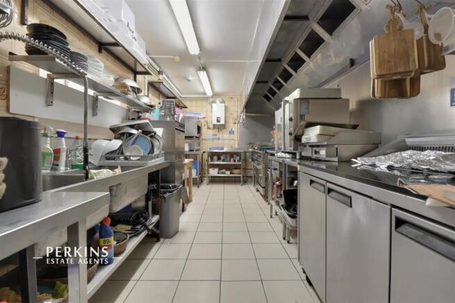 KITCHEN..jpg