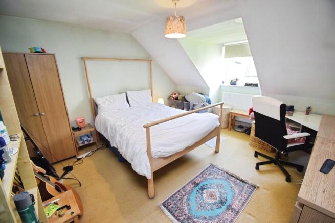 3 bed Semi-Detached for sale Image 12