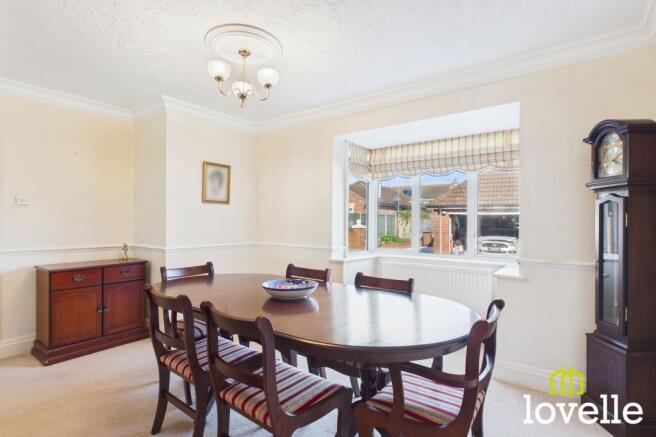 4 bed Detached for sale Image 8
