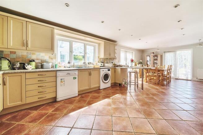 Kitchen / Breakfast Room