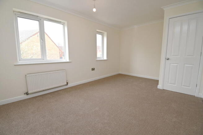 3 bed Town House for sale Image 11