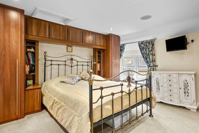 47-web-or-mls-CROFT DENE FINISHED EDITS-39.JPG