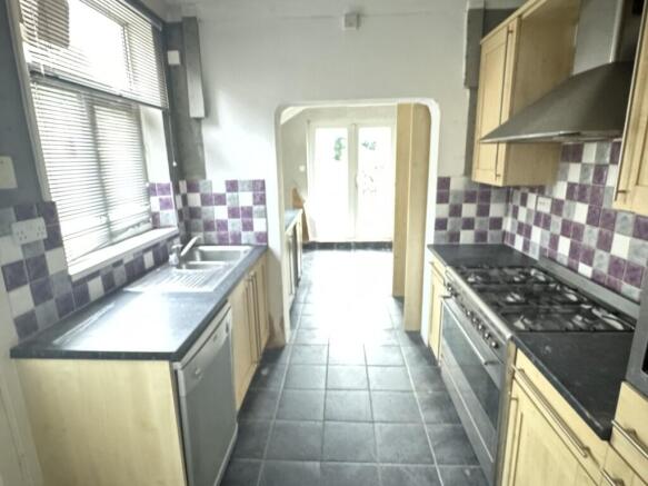 4  Medium  T202510282240.jpg