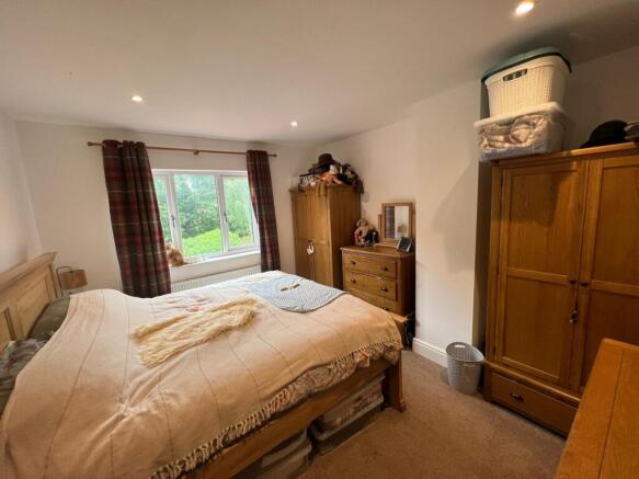 3 bed Semi-Detached for sale Image 10